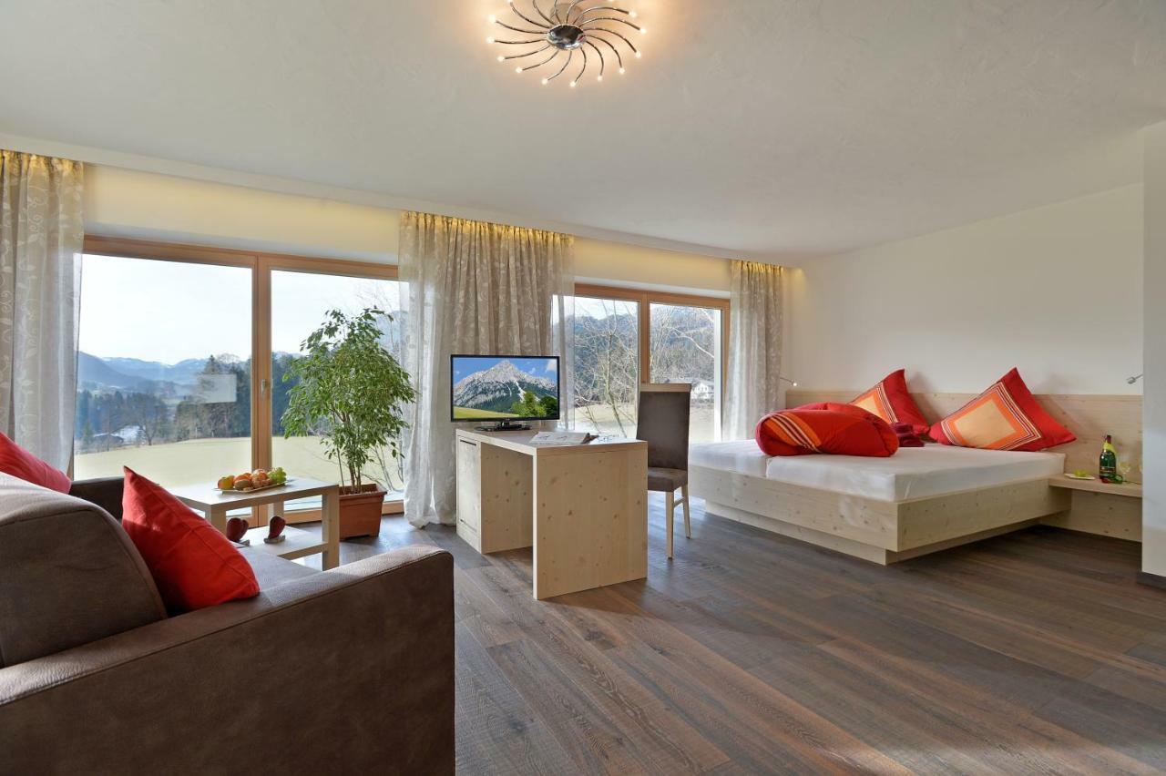 Bauernhof Lindenhof Bed and Breakfast Scheffau am Wilden Kaiser Exteriör bild