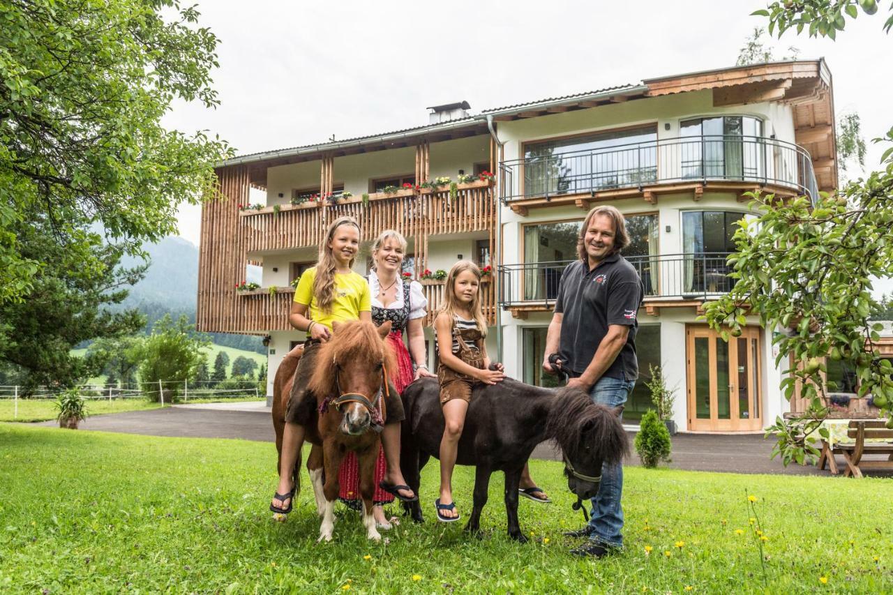 Bauernhof Lindenhof Bed and Breakfast Scheffau am Wilden Kaiser Exteriör bild